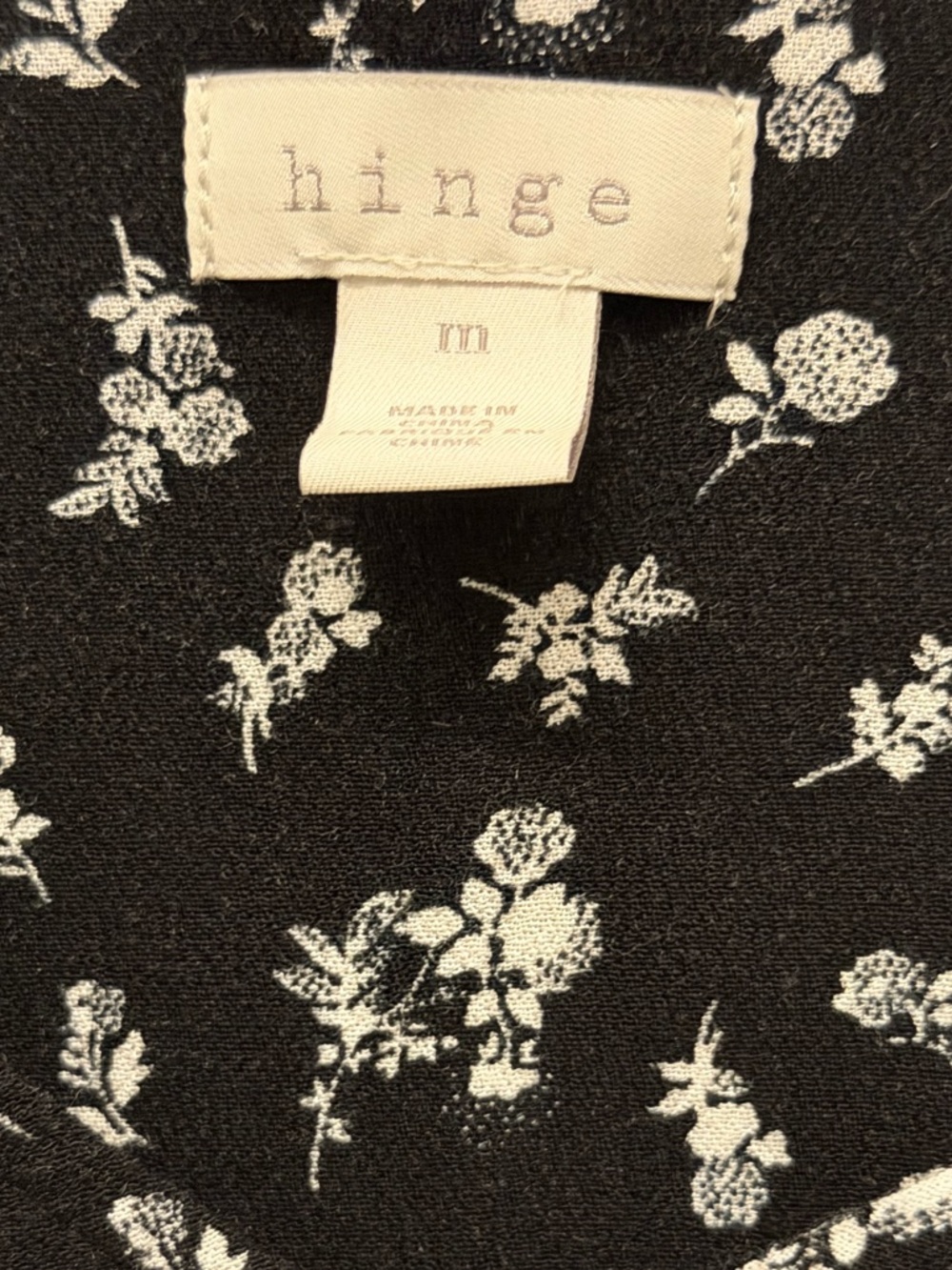 HINGE Blouse Shirt Tie Sleeves 18.5” PTP M - Picture 4 of 6